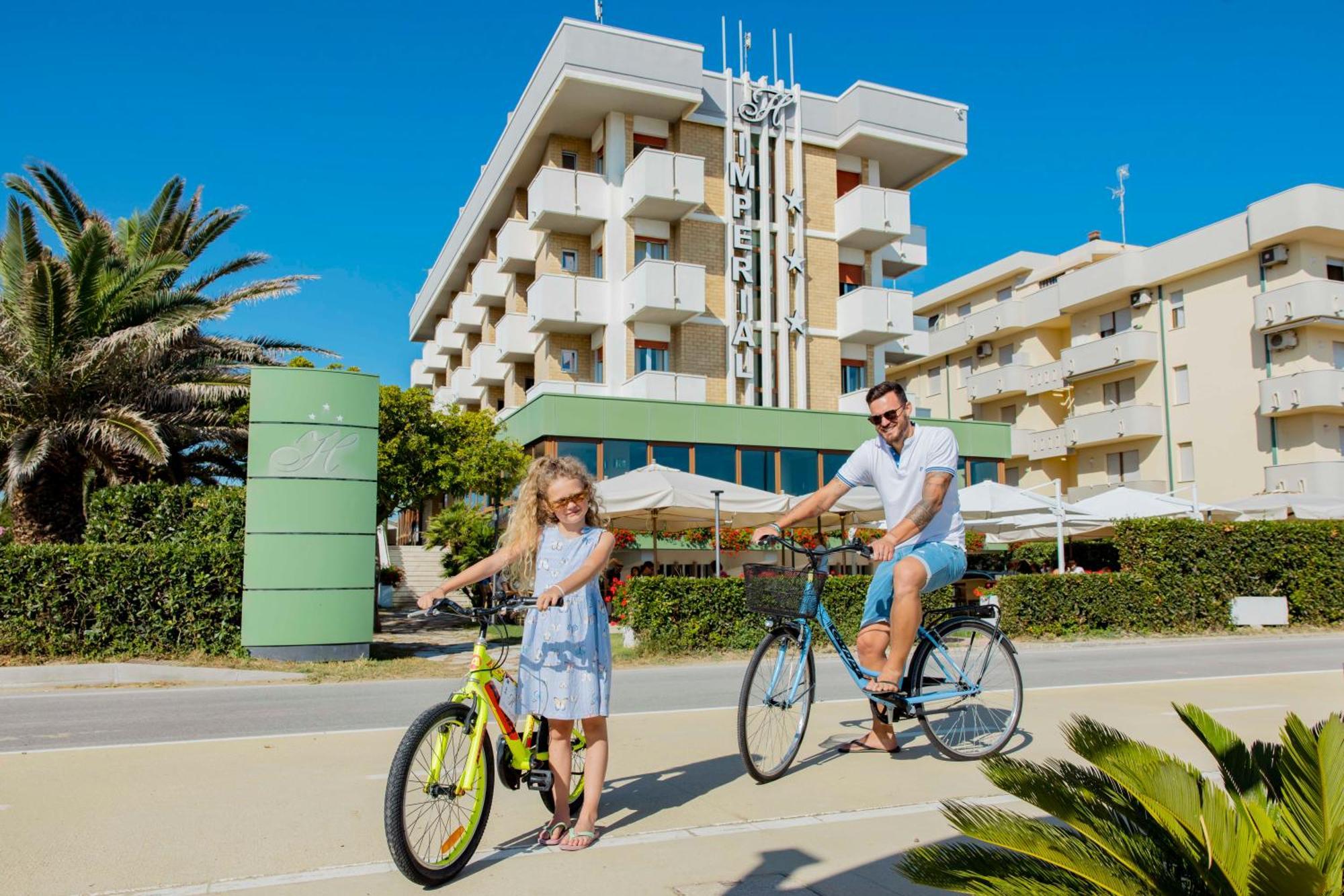 Una Hotels Imperial Beach Hotel Marotta Exterior foto