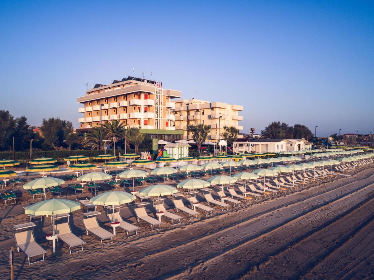 Una Hotels Imperial Beach Hotel Marotta Exterior foto